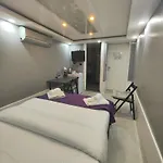 Hotel Suite By Frame