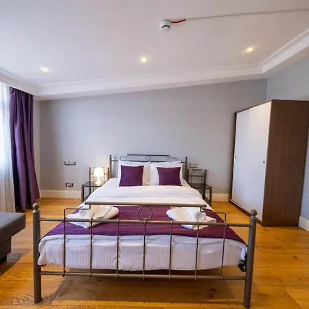 Hotel Suite By Frame 3*