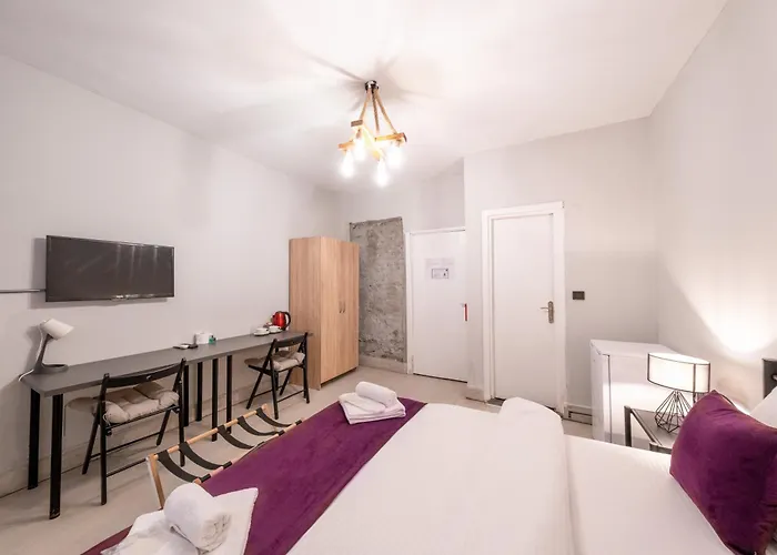 ホテル Hotel Suite By Frame 3*