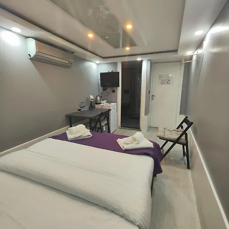 Hotel Suite By Frame