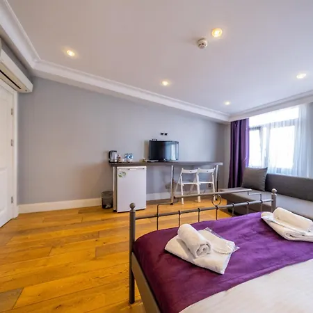 Hotel Suite By Frame