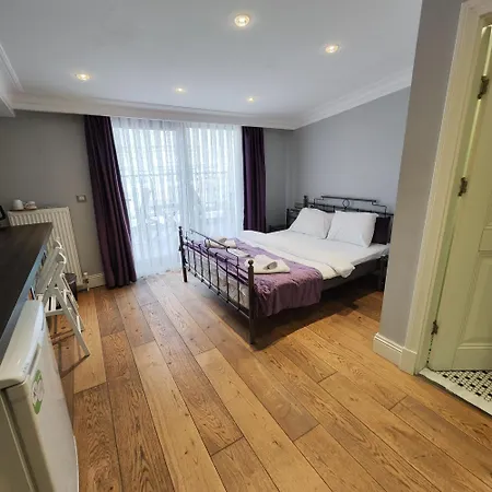 Hotel Suite By Frame