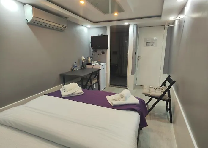 Hotel Suite By Frame