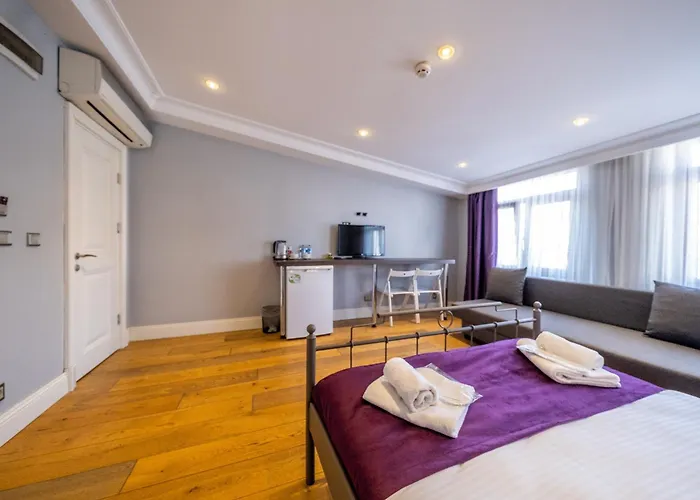 Hotel Suite By Frame