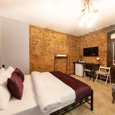 Hotel Suite By Frame